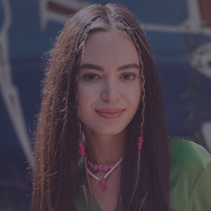 Ailén D. – Reikista y Sanadora Cuántica

Ailén canaliza energía universal para armonizar campos sutiles, chakras y emociones bloqueadas. Combina reiki con geometría sagrada y visualizaciones guiadas.
